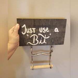 Toilet paper holder. Barn/Horse